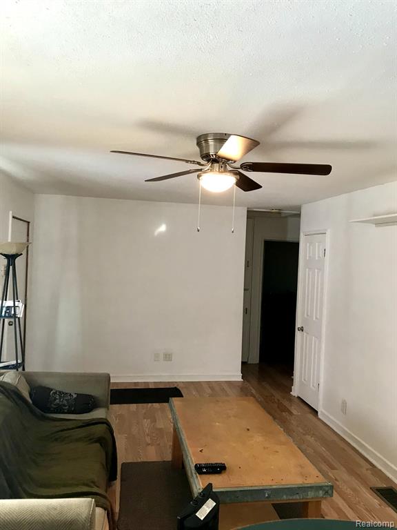 937 BARNEY Avenue, Flint, MI 48503 — Photo 3