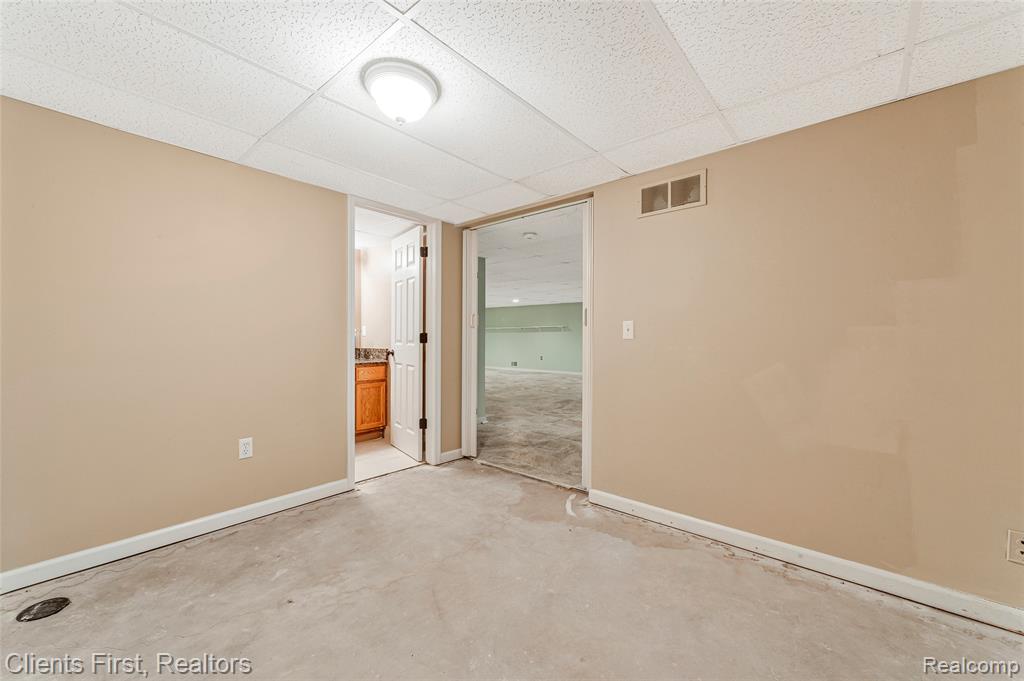 4840 Gilbo Avenue, Waterford, MI 48328 — Photo 31