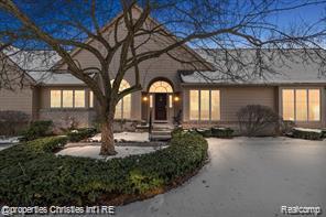 517 CAMBRIDGE WAY, Bloomfield Hills, MI 48304 — front exterior