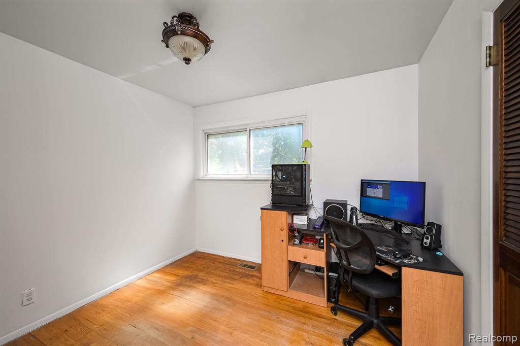 2724 CRANBROOK Road, Ann Arbor, MI 48104 — Photo 13
