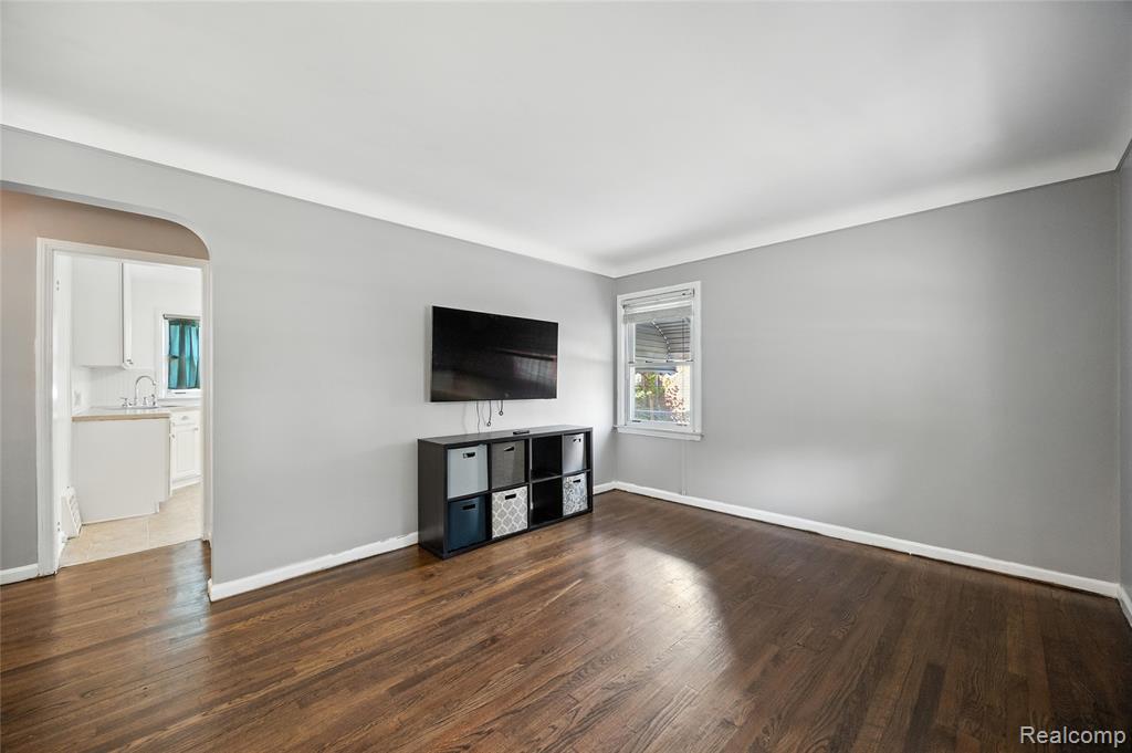 8420 Warren Boulevard, Center Line, MI 48015 — Photo 8