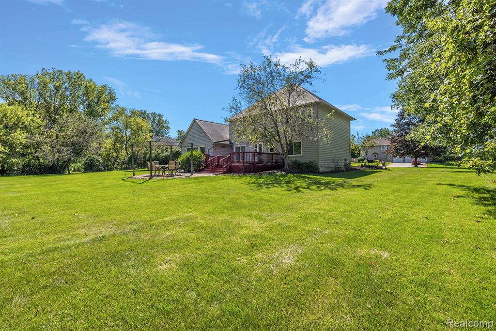 10161 LONGFORD Drive, South Lyon, MI 48178 — Photo 71