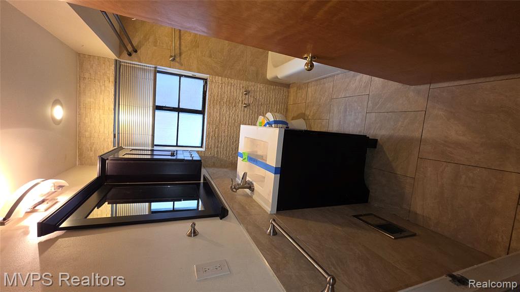 15031 Eastburn Street, Detroit, MI 48205 — Photo 10