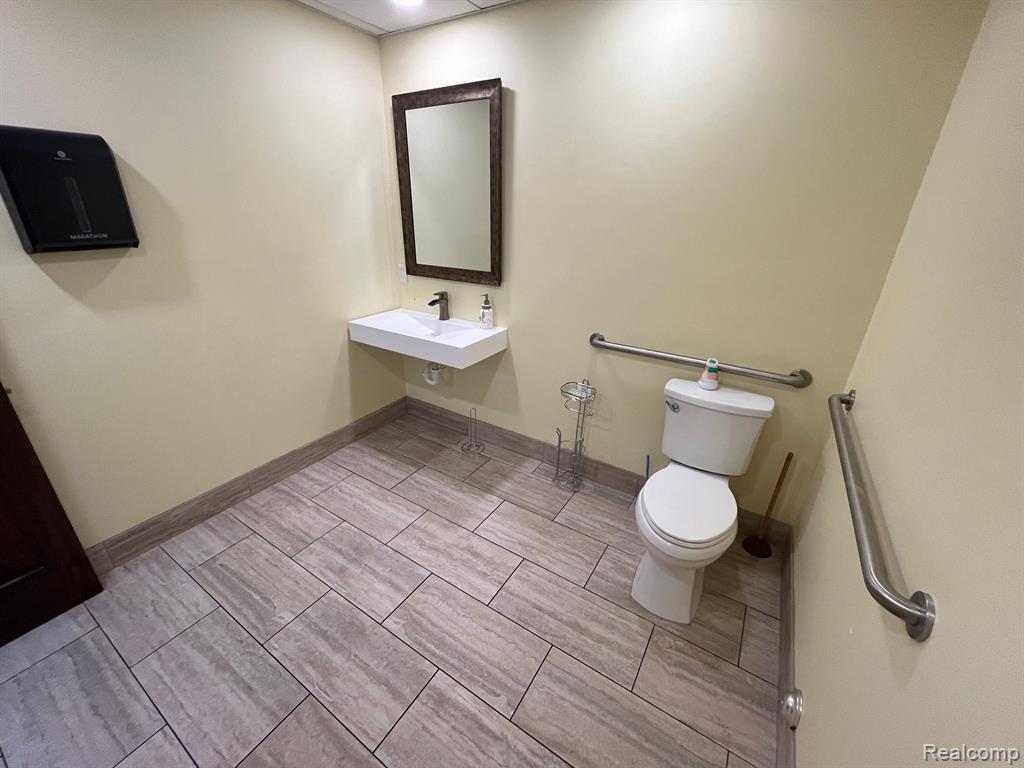 6748 ALLEN Road, Allen Park, MI 48101 — Photo 15