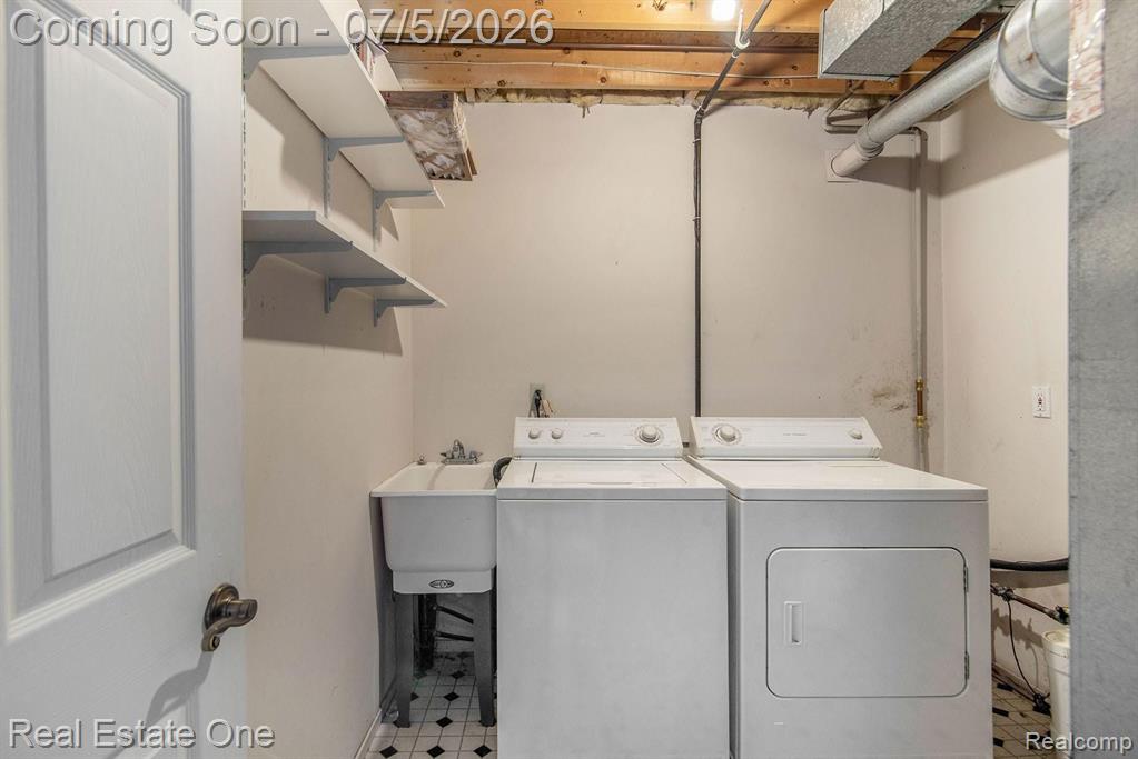 9527 GREENFIELD Court, Grand Blanc, MI 48439 — Photo 14