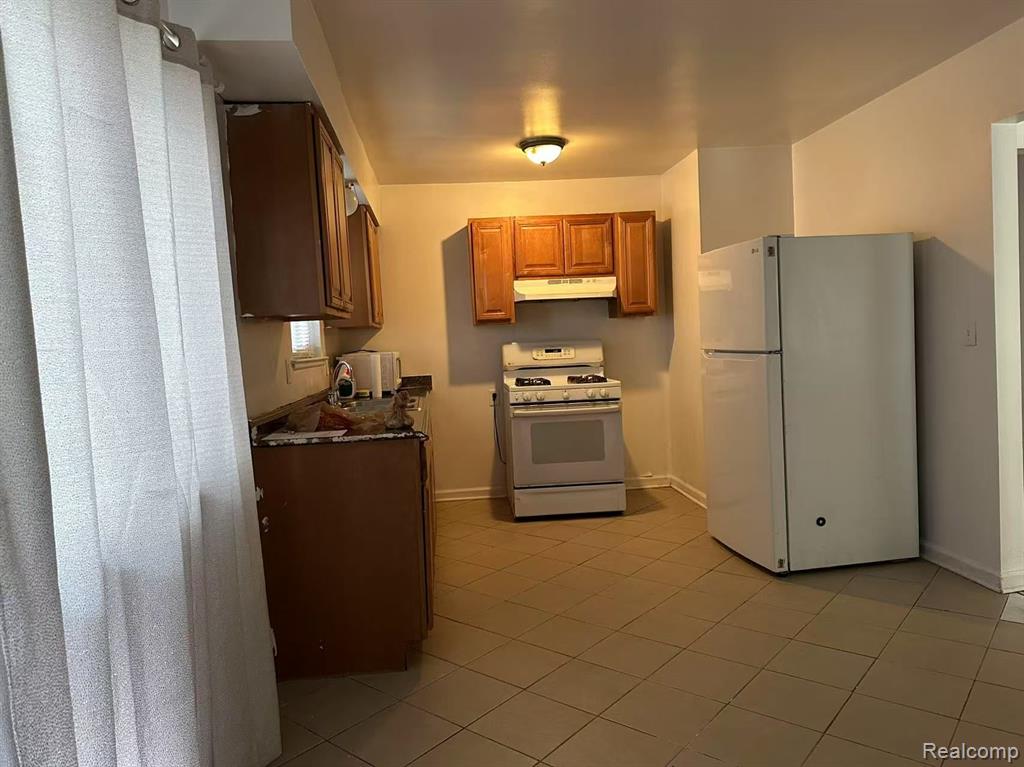 503 HIGHLAND Avenue, Pontiac, MI 48341 — Photo 2