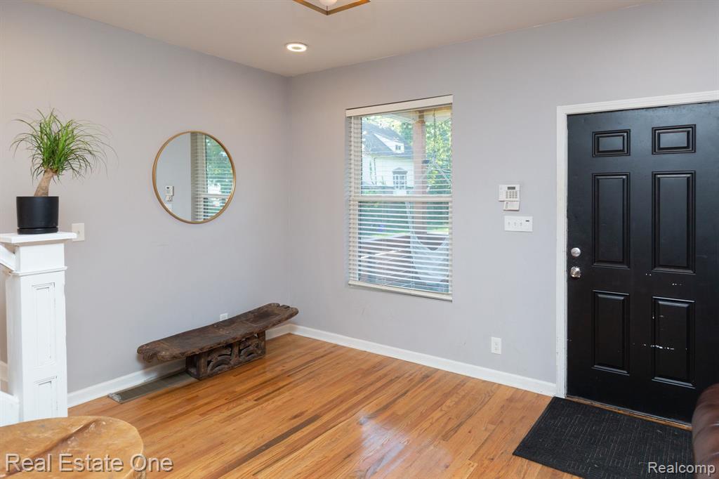 2420 FISCHER Street, Detroit, MI 48214 — Photo 12