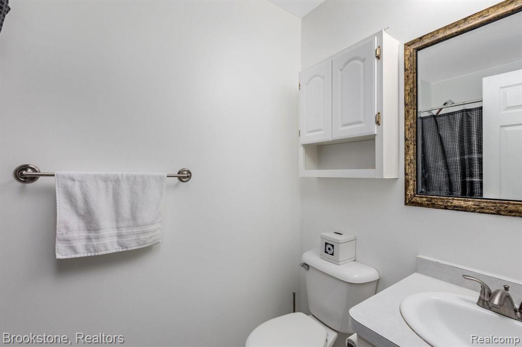 992 WILDWOOD LANE, Canton, MI 48188 — Photo 20