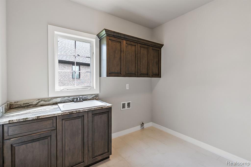 45190 TWIN RIVER Drive, Macomb, MI 48044 — Photo 34