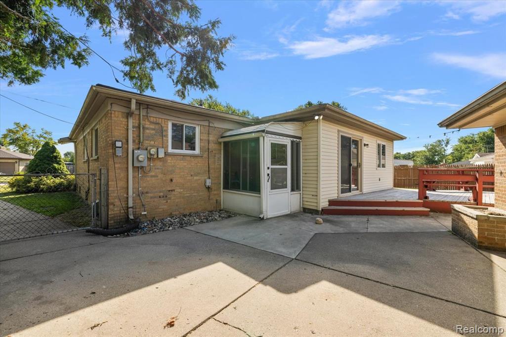 8628 Strom Drive, Sterling Heights, MI 48314 — Photo 43