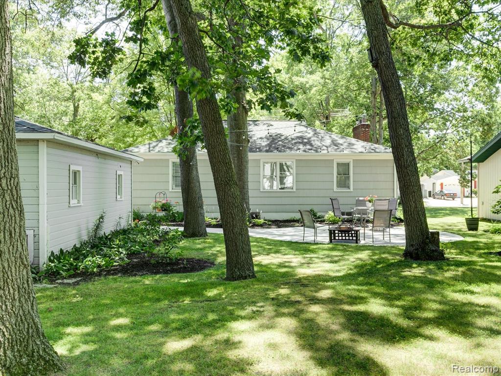 825 Sanborn Street, Port Huron, MI 48060 — Photo 27