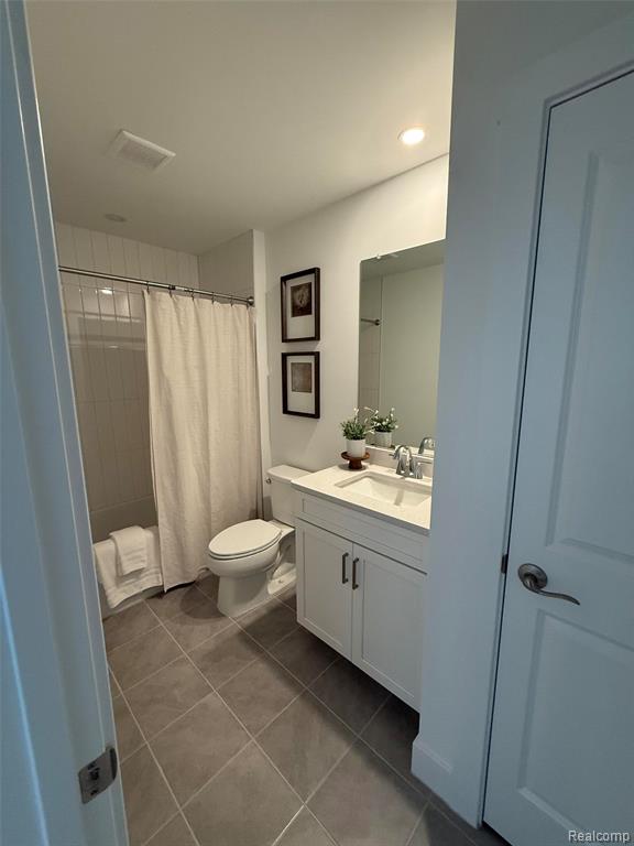 5342 Trail Vista Drive, West Bloomfield, MI 48323 — Photo 18