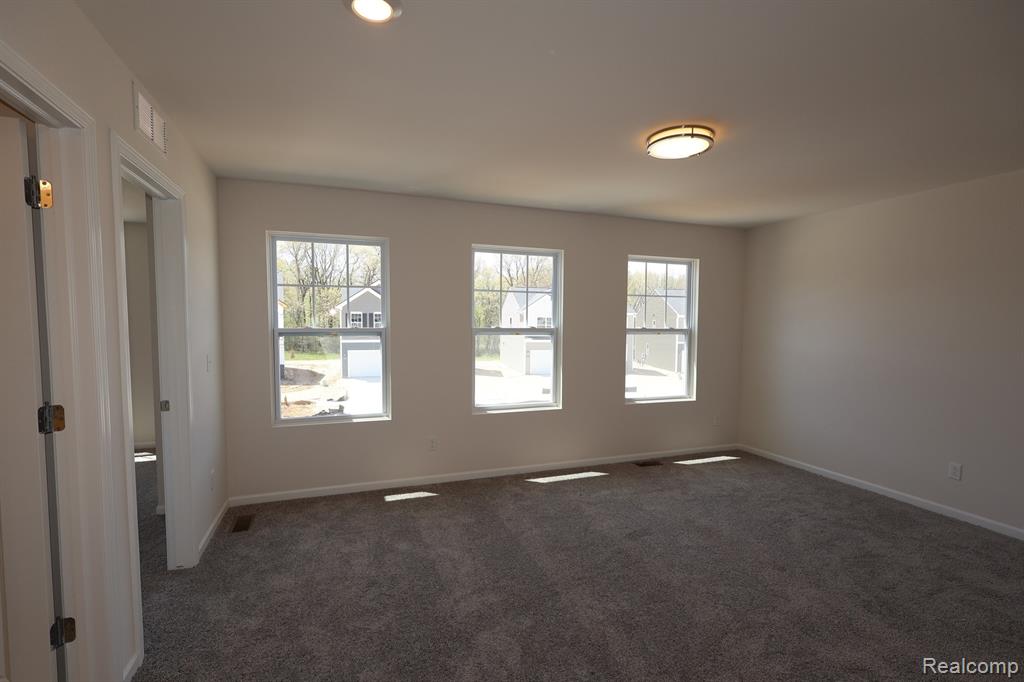 412 Hidden River W W, Holly, MI 48442 — Photo 12