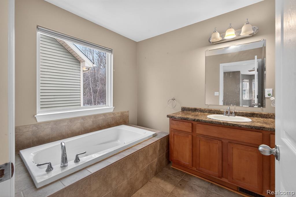 9399 Oakdale Street, Clay, MI 48001 — Photo 27