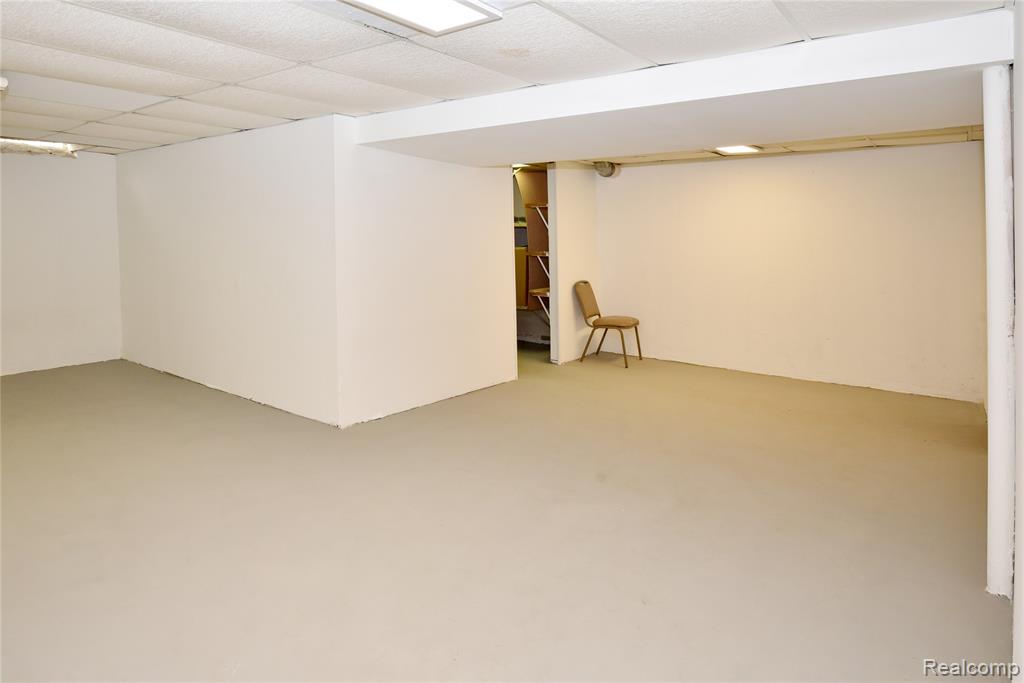 684 Wilshire Drive, Bloomfield Hills, MI 48302 — Photo 30