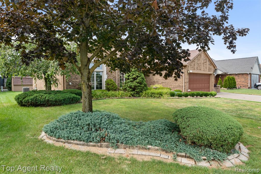 40363 Denbigh Drive, Sterling Heights, MI 48310 — Photo 24