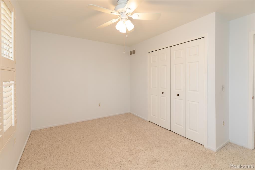 8187 GRAYS Drive, B3, Grosse Ile, MI 48138 — Photo 11