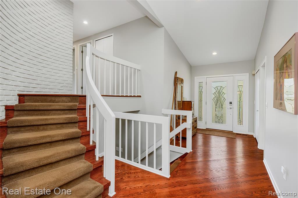 4261 Lakeridge Court, Bloomfield Hills, MI 48302 — Photo 10