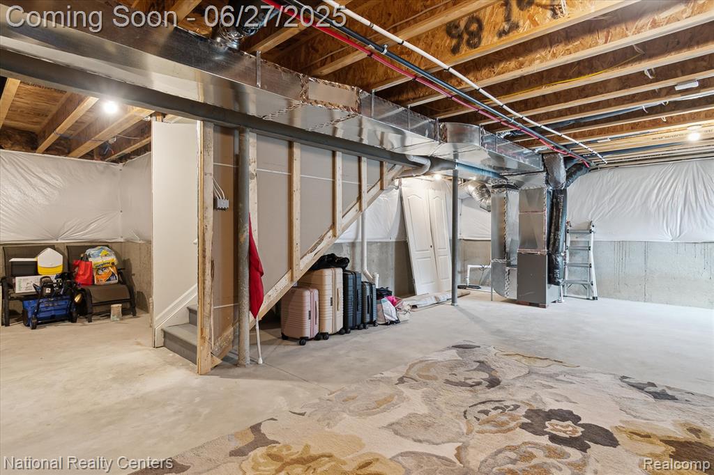 5241 Marie Lane, Sterling Heights, MI 48310 — Photo 37