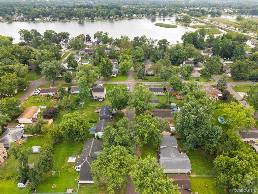 2235 Mentone Street, Wolverine Lake, MI 48390 — Photo 22
