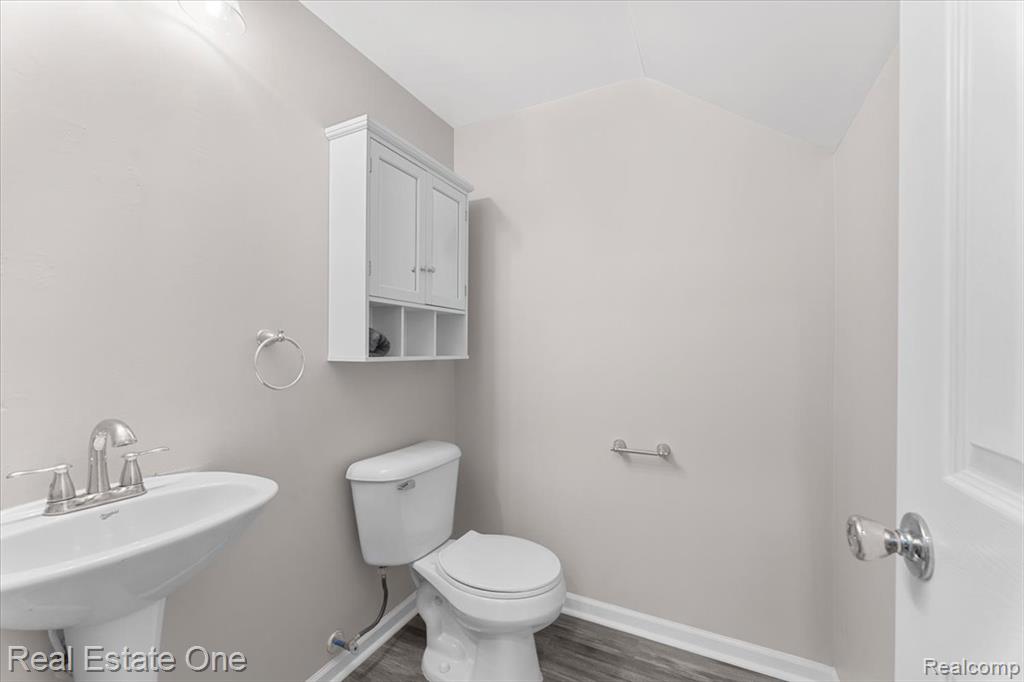 26783 Kirkway Circle, Woodhaven, MI 48183 — Photo 15