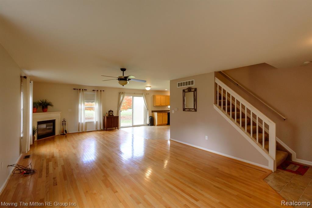 42990 N CUMBERLAND Drive, Van Buren, MI 48111 — Photo 3