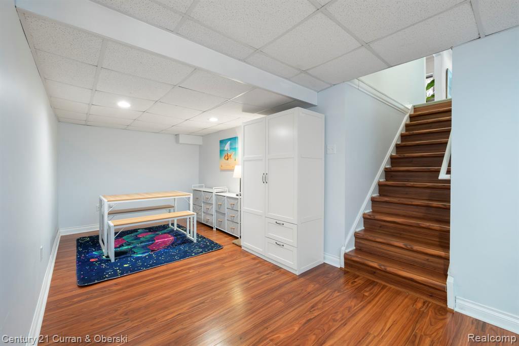 21412 Holmbury Road, Northville, MI 48167 — Photo 45