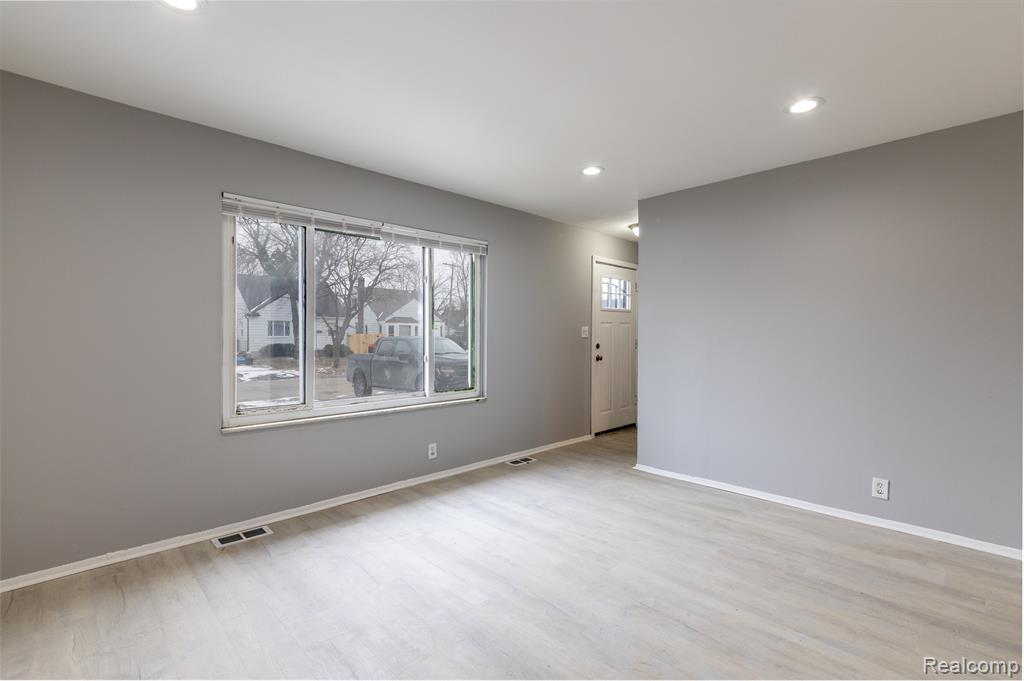 8041 VAUGHAN Street, Detroit, MI 48228 — Photo 4