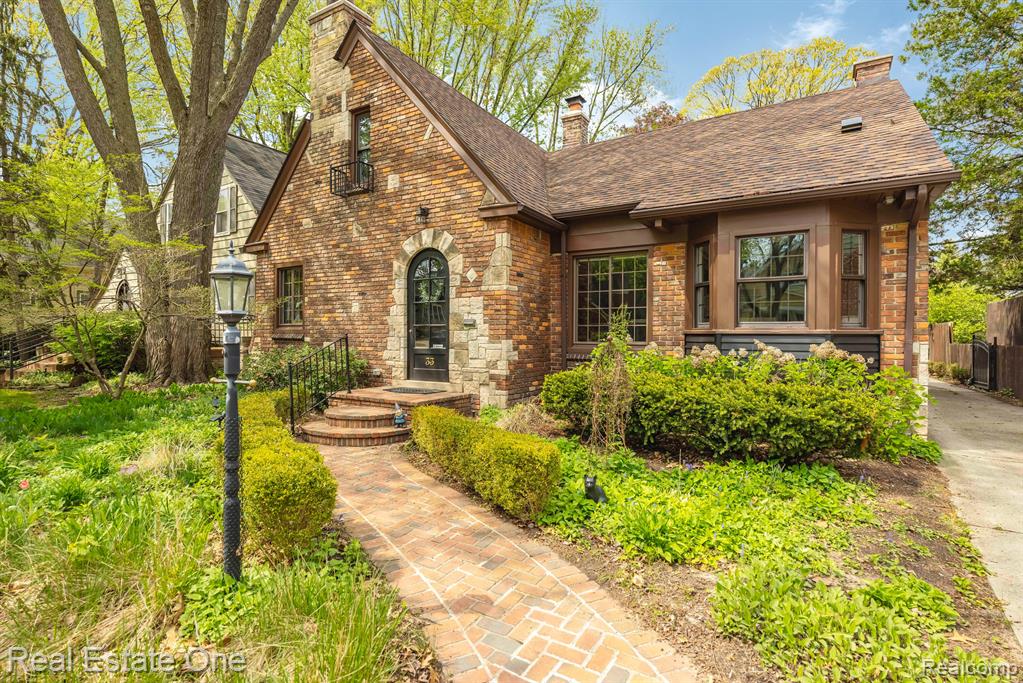 33 SYLVAN Avenue, Pleasant Ridge, MI — front exterior