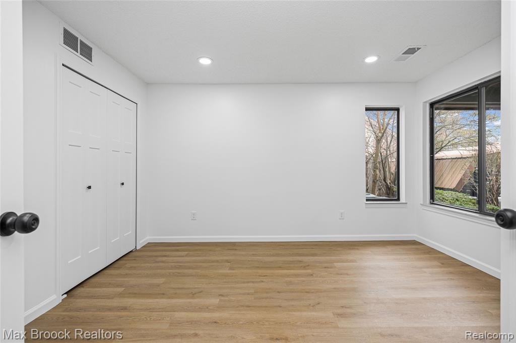 7443 Brynmawr Court, West Bloomfield, MI — Photo 26
