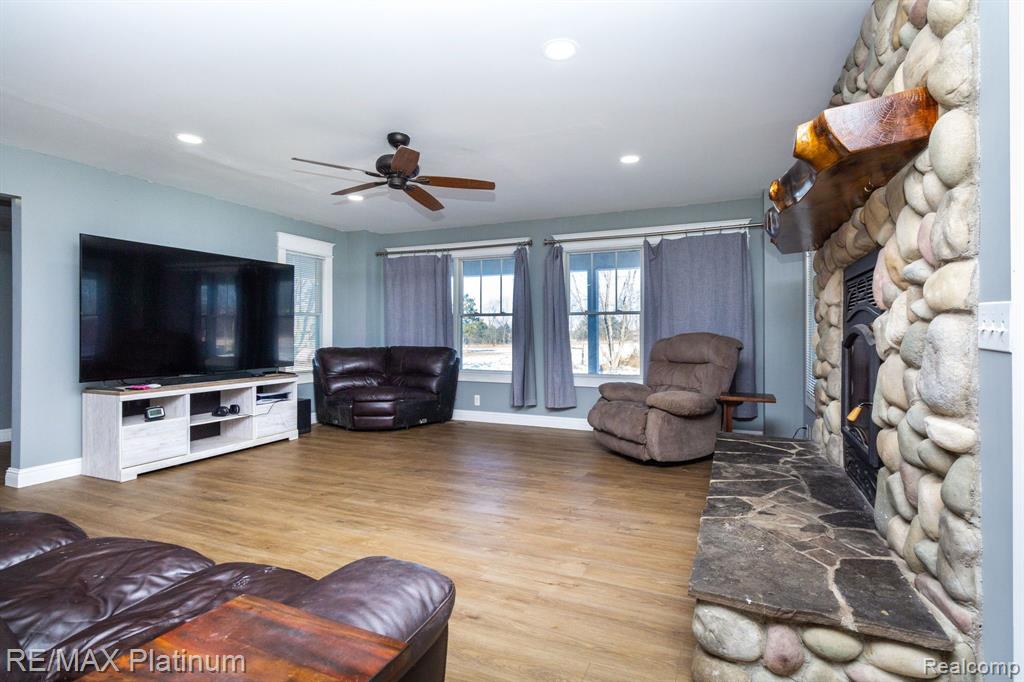 536 N CEDAR Road, Fowlerville, MI 48836 — Photo 9