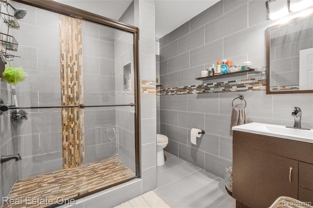 6067 N Vernon Street, Dearborn Heights, MI 48127 — Photo 45