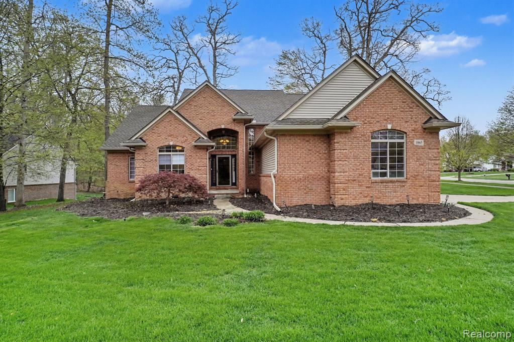 1865 Elkridge Circle, Highland, MI 48356 — Photo 2
