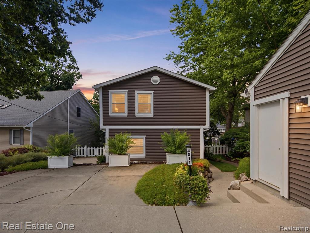 4011 Lotus Drive, Waterford, MI 48329 — Photo 18