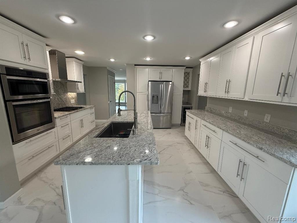 1217 Kings Carriage Road, Grand Blanc, MI 48439 — Photo 14