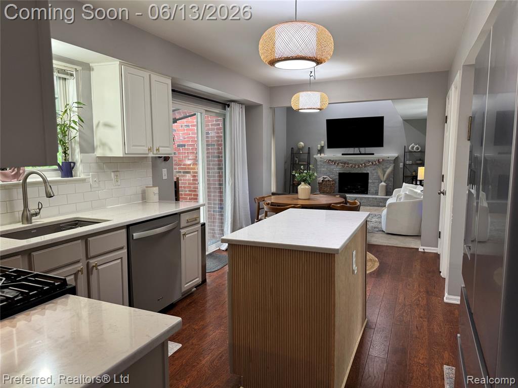 6536 Greenbriar Drive, Van Buren, MI 48111 — Photo 11