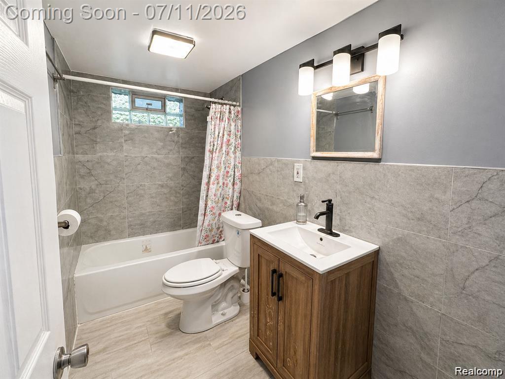 2415 McLean Street, Hamtramck, MI 48212 — Photo 22