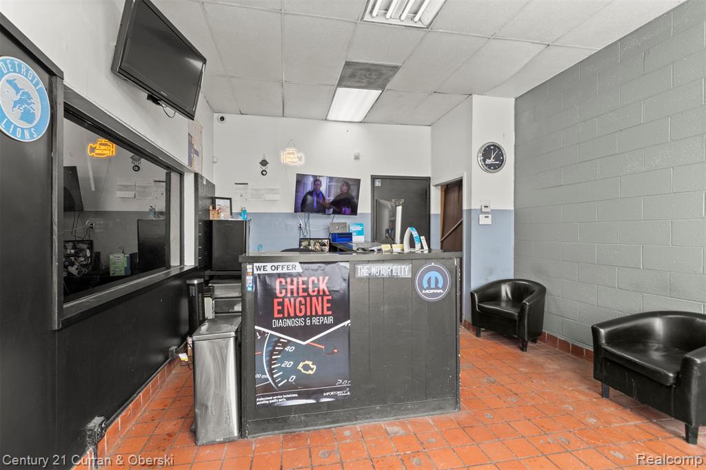 7417 W 8 Mile Road, Detroit, MI 48221 — Photo 23
