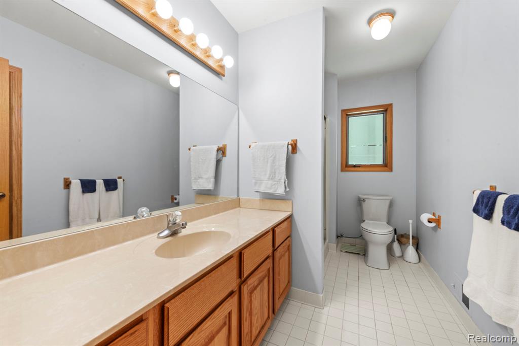 6687 Ridgeview Drive, Clarkston, MI — Photo 32