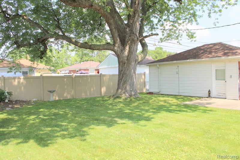 9396 Allen Road, Allen Park, MI 48101 — Photo 8