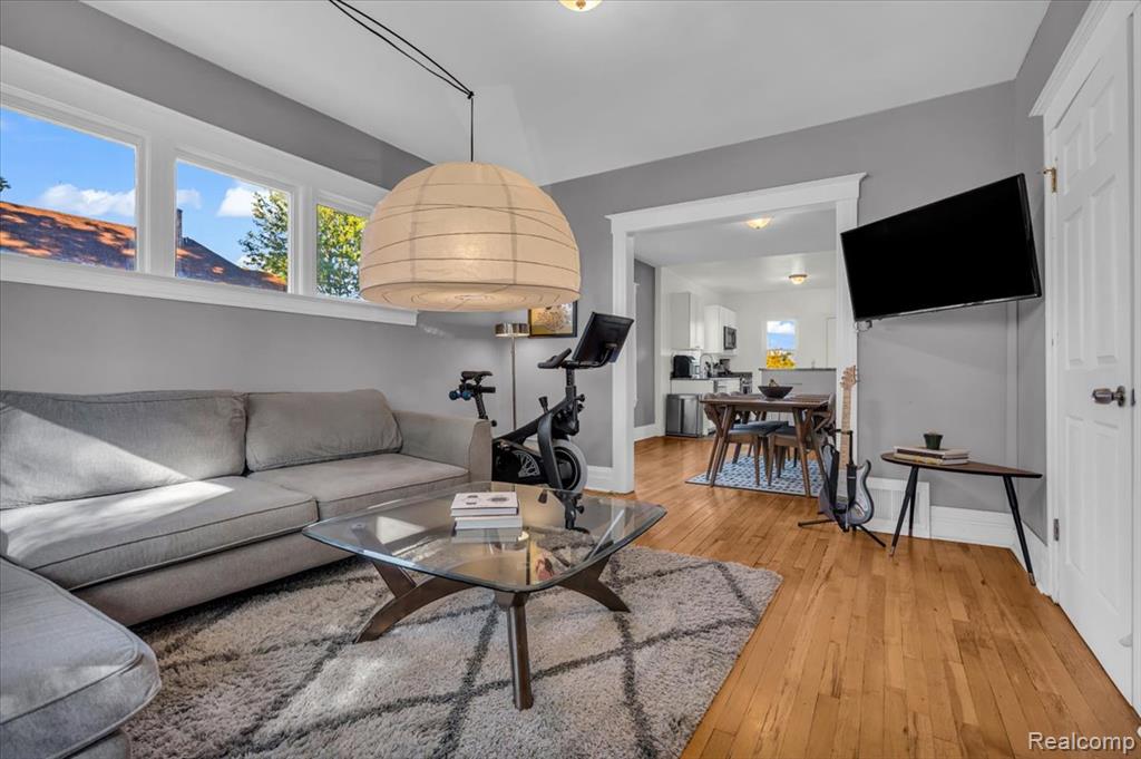 1202 Lawrence St - Photo 4