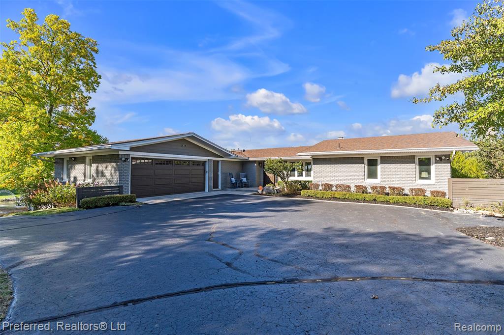 7660 Maceday Lake Road, Waterford, MI 48329 — Photo 3