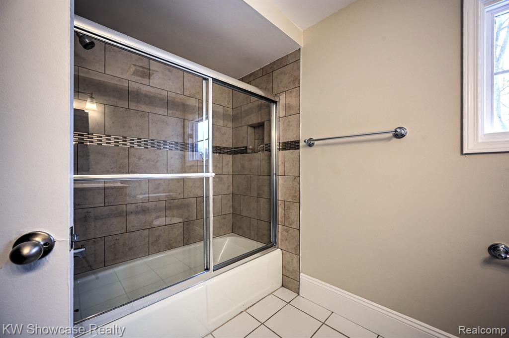 4238 STILL MEADOW Lane, West Bloomfield, MI 48323 — Photo 47