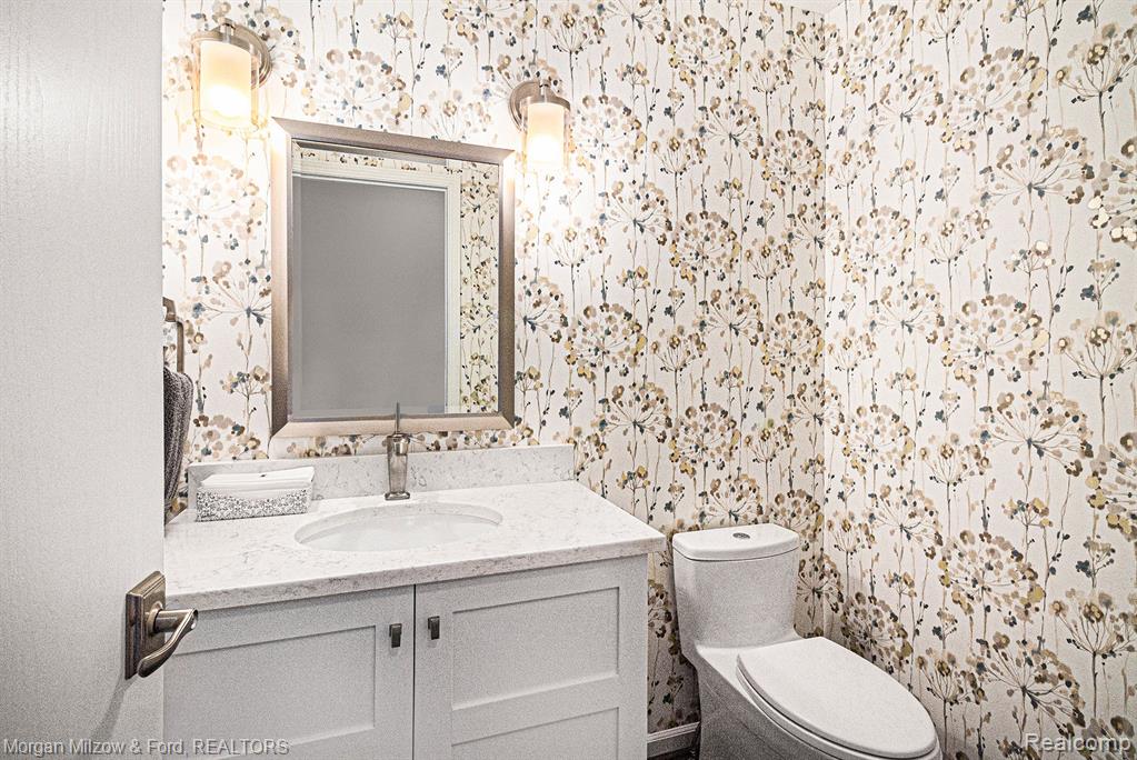 6822 Hubbard Circle, Clarkston, MI 48348 — Photo 14