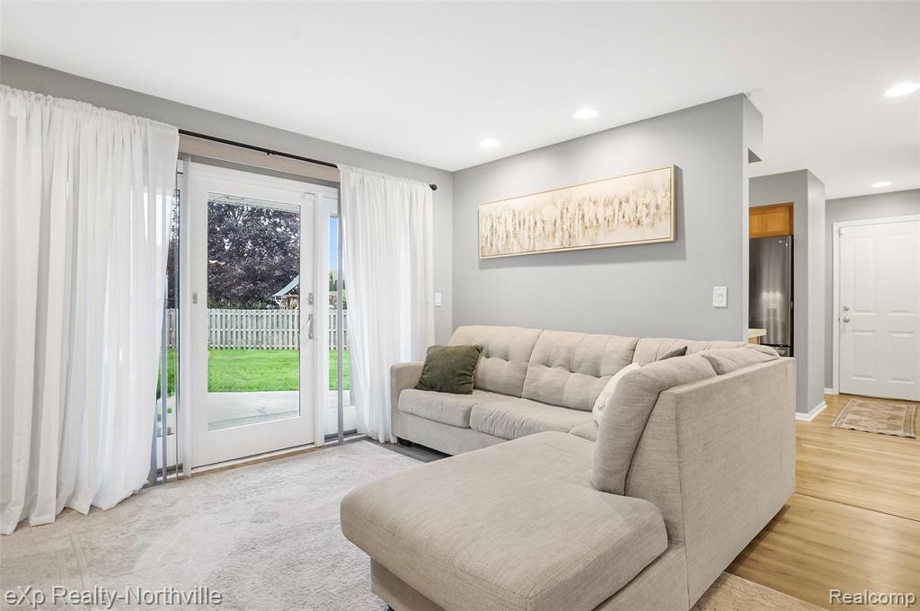 1929 Hopkins Drive, Wixom, MI 48393 — Photo 18