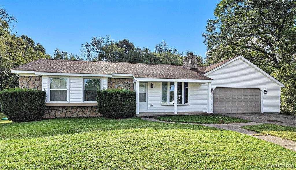 8767 FIELDCREST Drive, Brighton, MI 48116 — front exterior