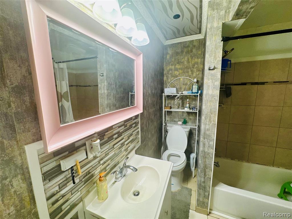 5038 Evaline Street, Hamtramck, MI 48212 — Photo 20