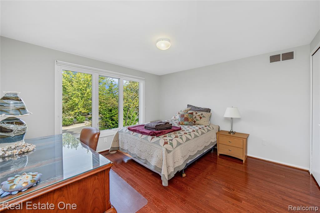 4261 Lakeridge Court, Bloomfield Hills, MI 48302 — Photo 41