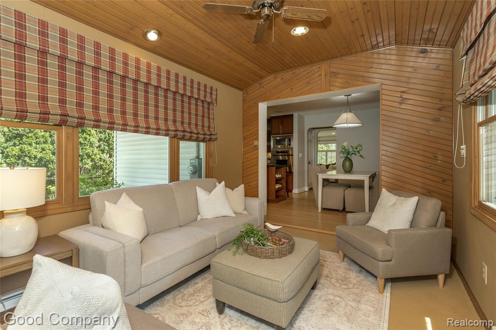 802 Orchard View Drive, Royal Oak, MI 48073 — Photo 18