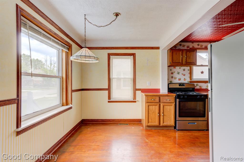 1355 Harvard Road, Berkley, MI 48072 — Photo 9